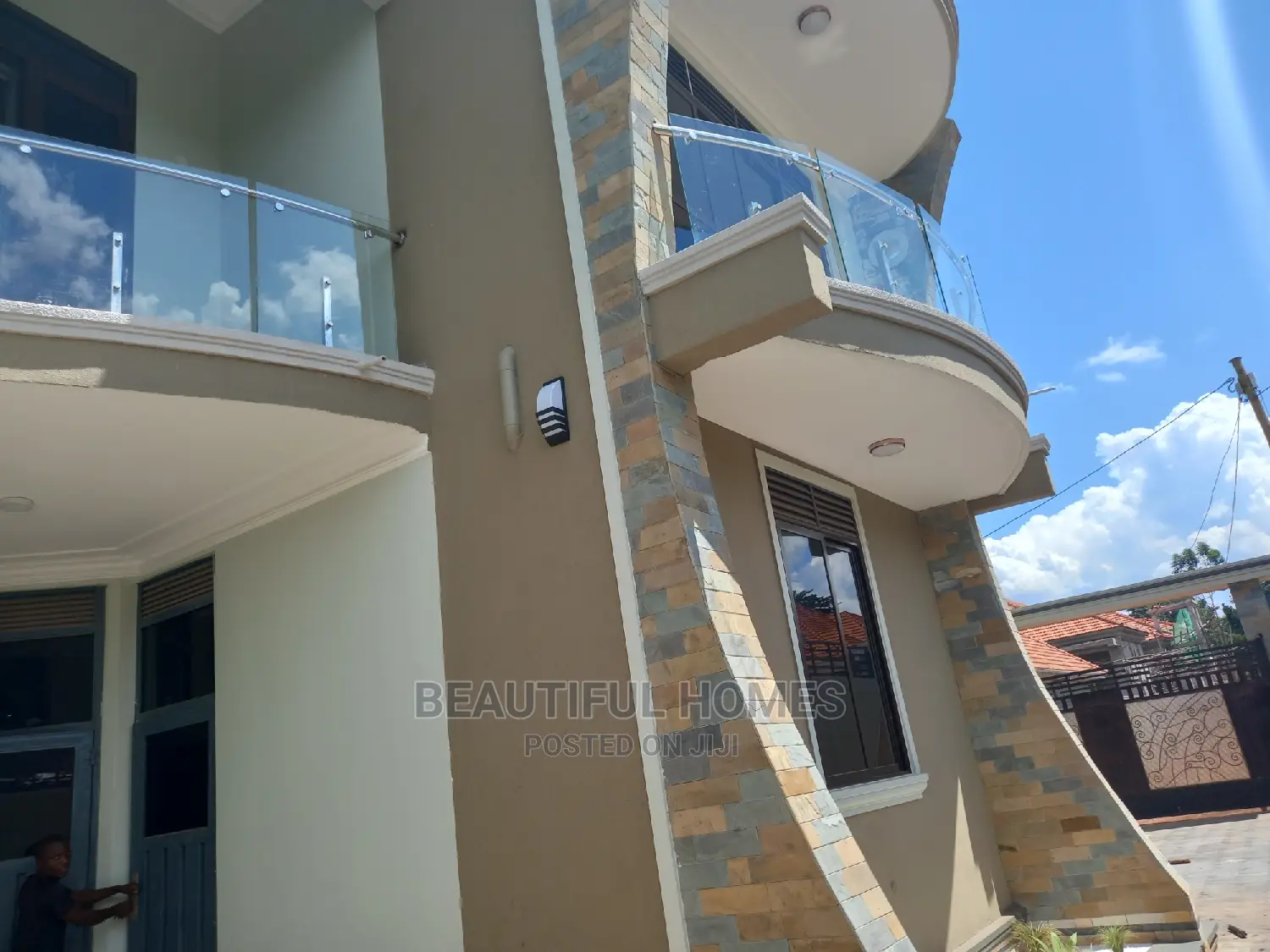 Furnished 6bdrm House in Kira1 for Sale