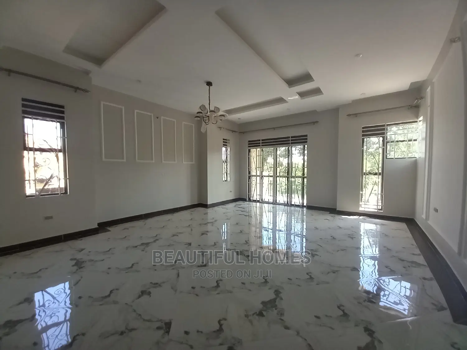 Furnished 6bdrm House in Kira for Sale