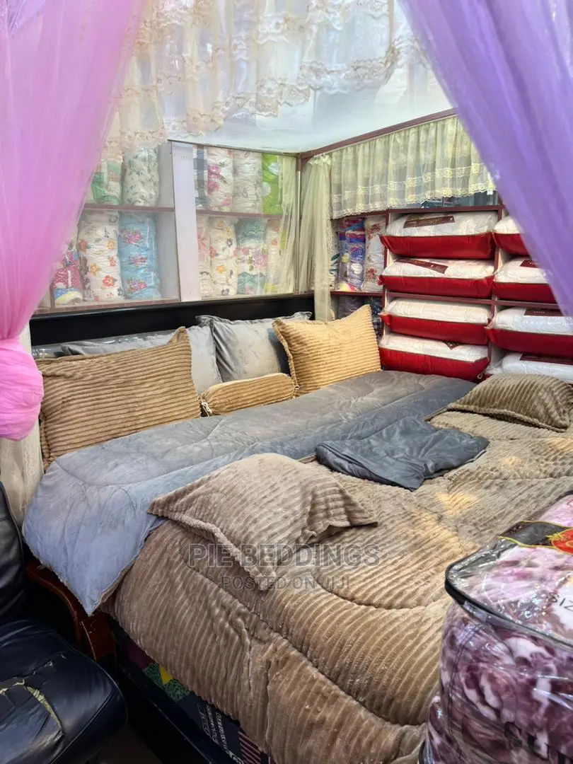 10 Piece Velvet Bedcover