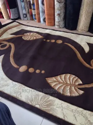 Center Carpets