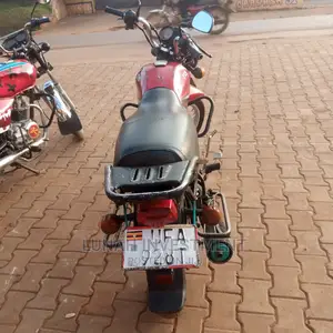 TVS HLX 125 2021 Red