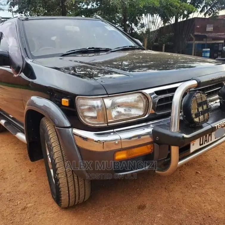 Nissan Terrano 1995 Black