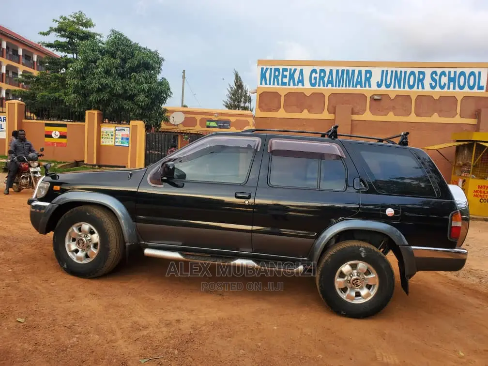 Nissan Terrano 1995 Black