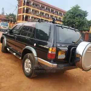 Nissan Terrano 1995 Black
