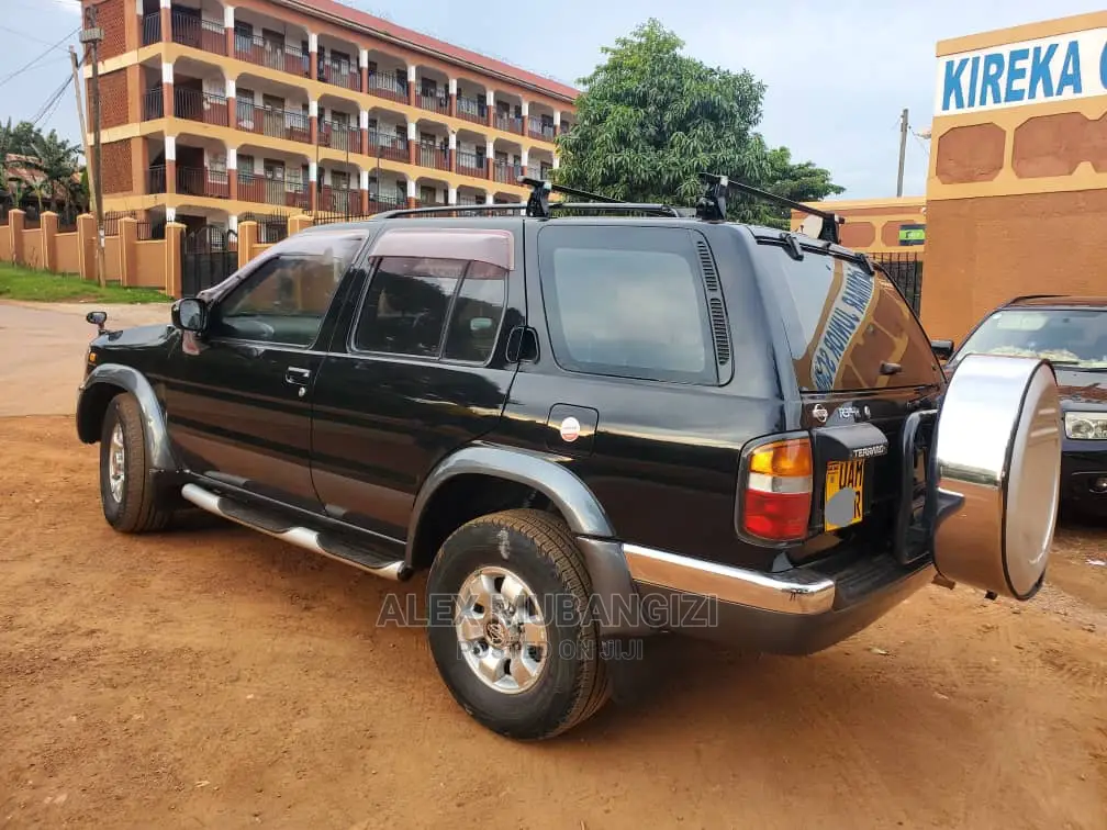 Nissan Terrano 1995 Black