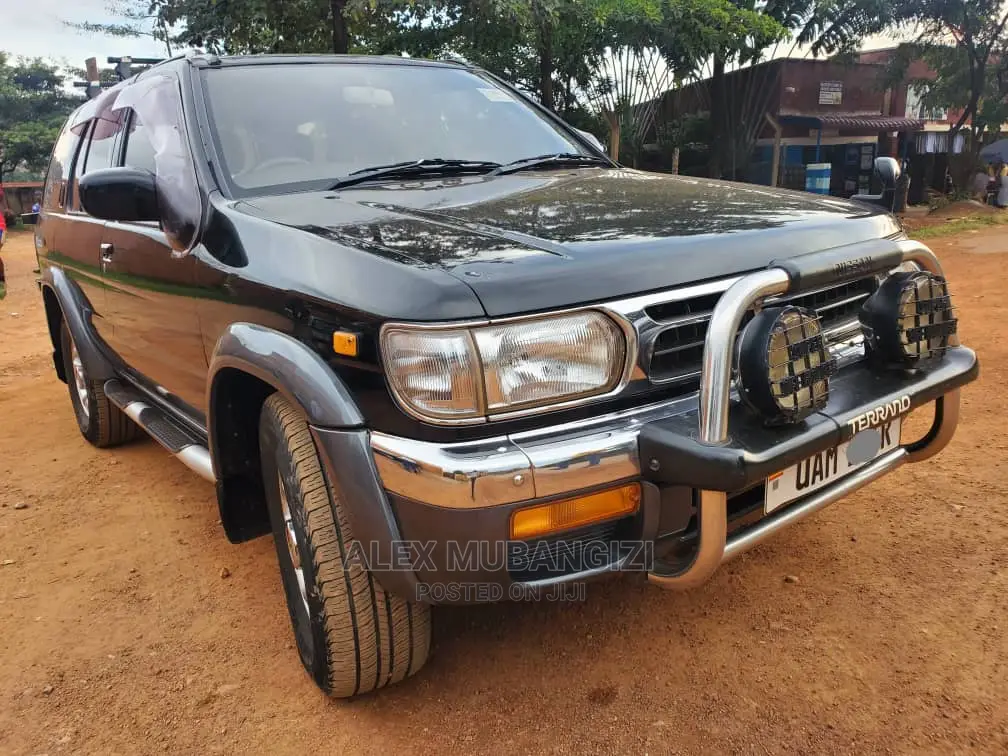 Nissan Terrano 1995 Black