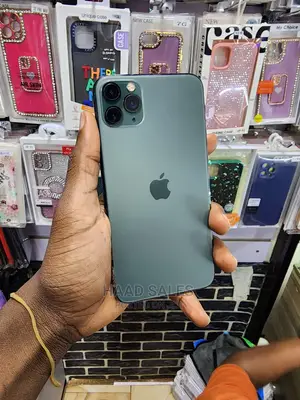 Photo - Apple iPhone 11 Pro Max 256 GB Green