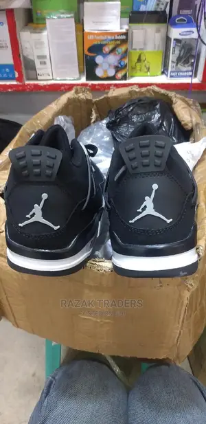 Air Jordan 4
