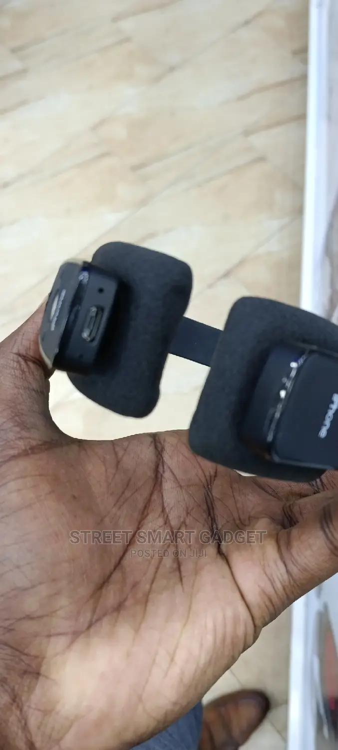 H610 Portable Headphones