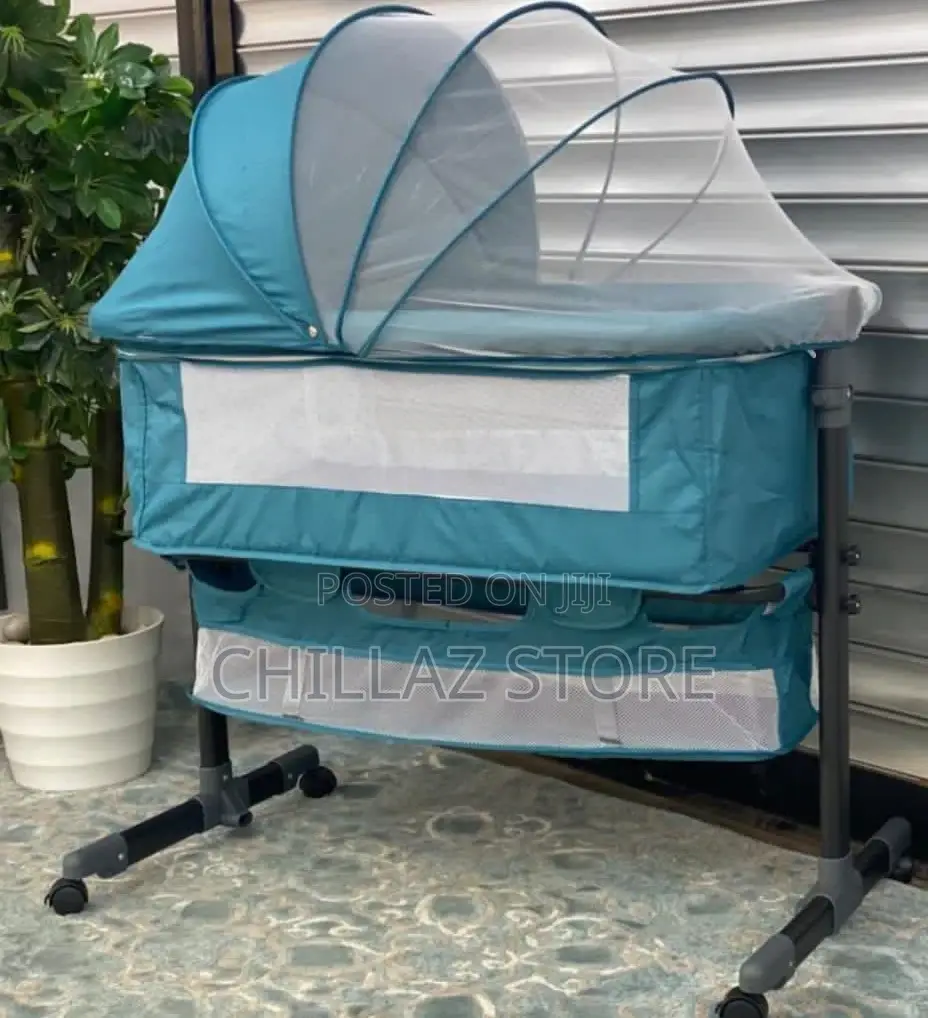 Baby Foldable Crib/Bed.