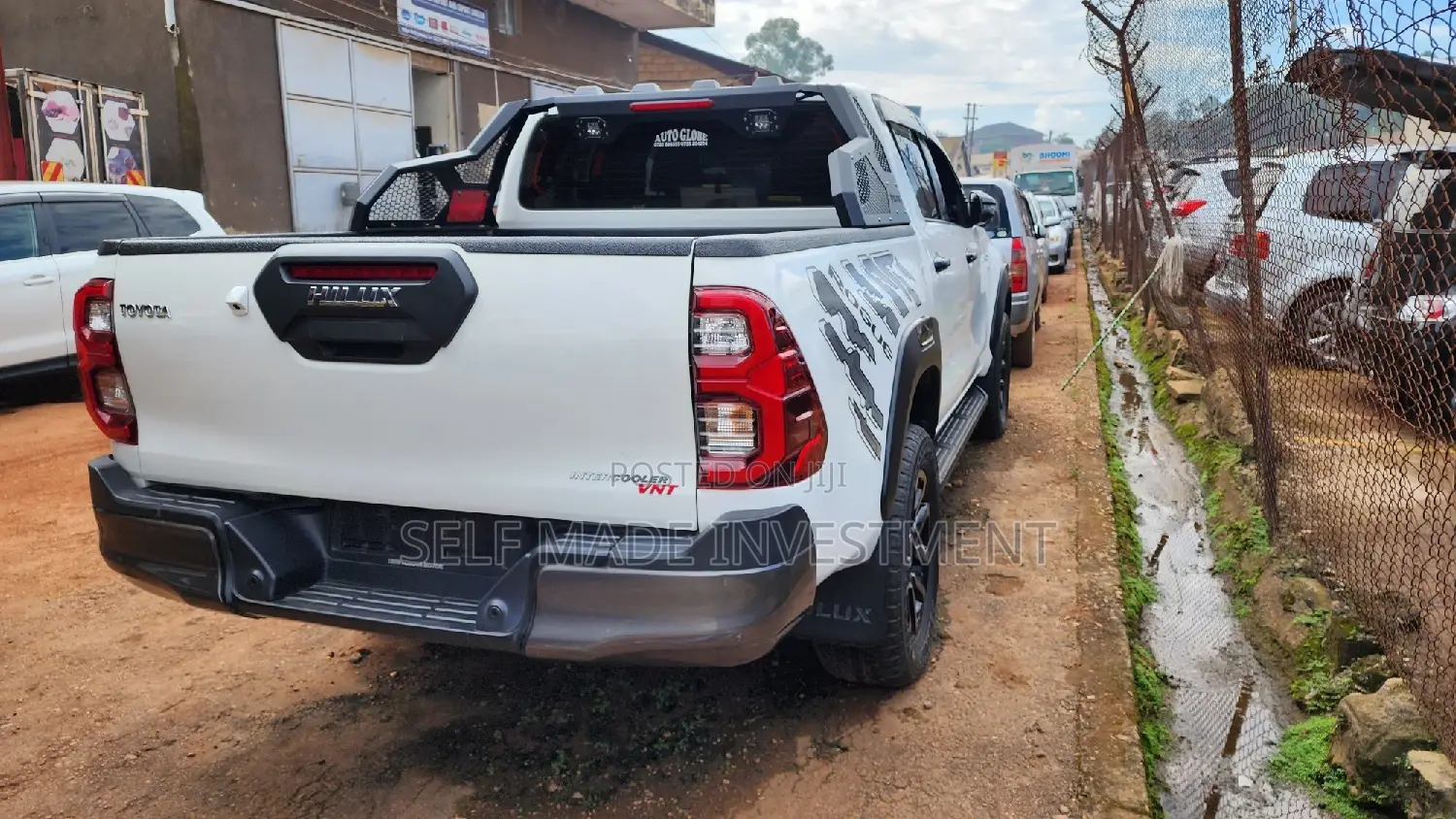 Toyota Hilux 2021 White