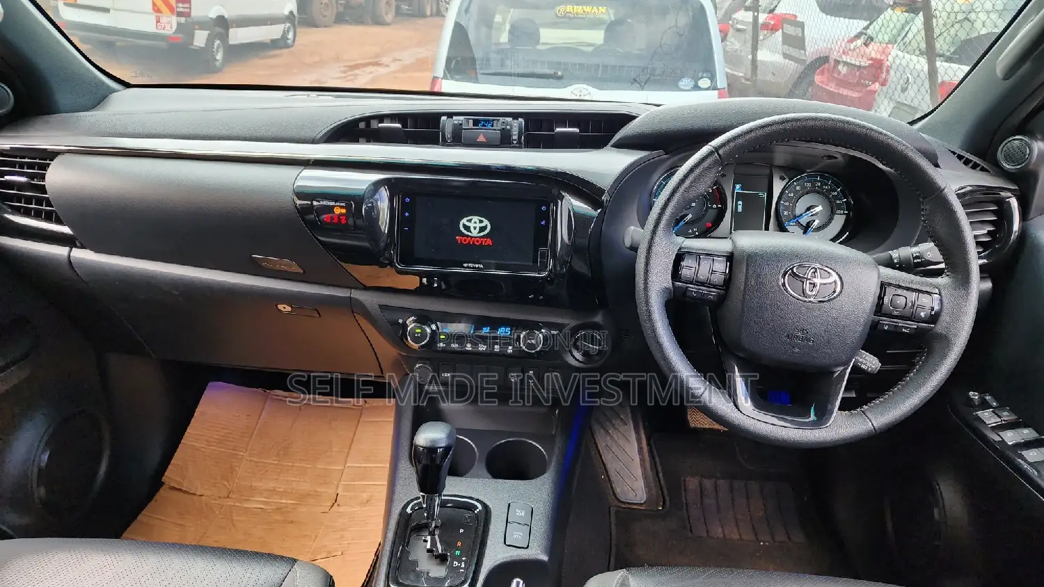 Toyota Hilux 2021 White