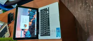 Laptop Apple MacBook Pro 2012 4GB Intel Core I5 HDD 256GB
