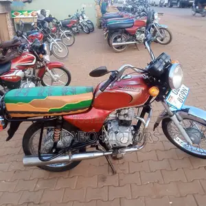 Bajaj Boxer 2018 Brown