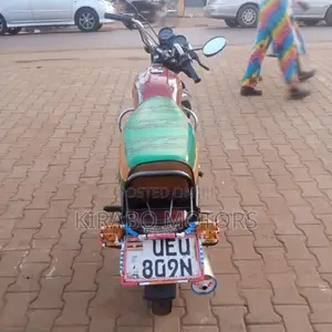 Bajaj Boxer 2018 Brown