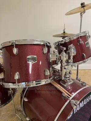 Yamaha Complete Drum Set With Cymbals and Hi-Hat.