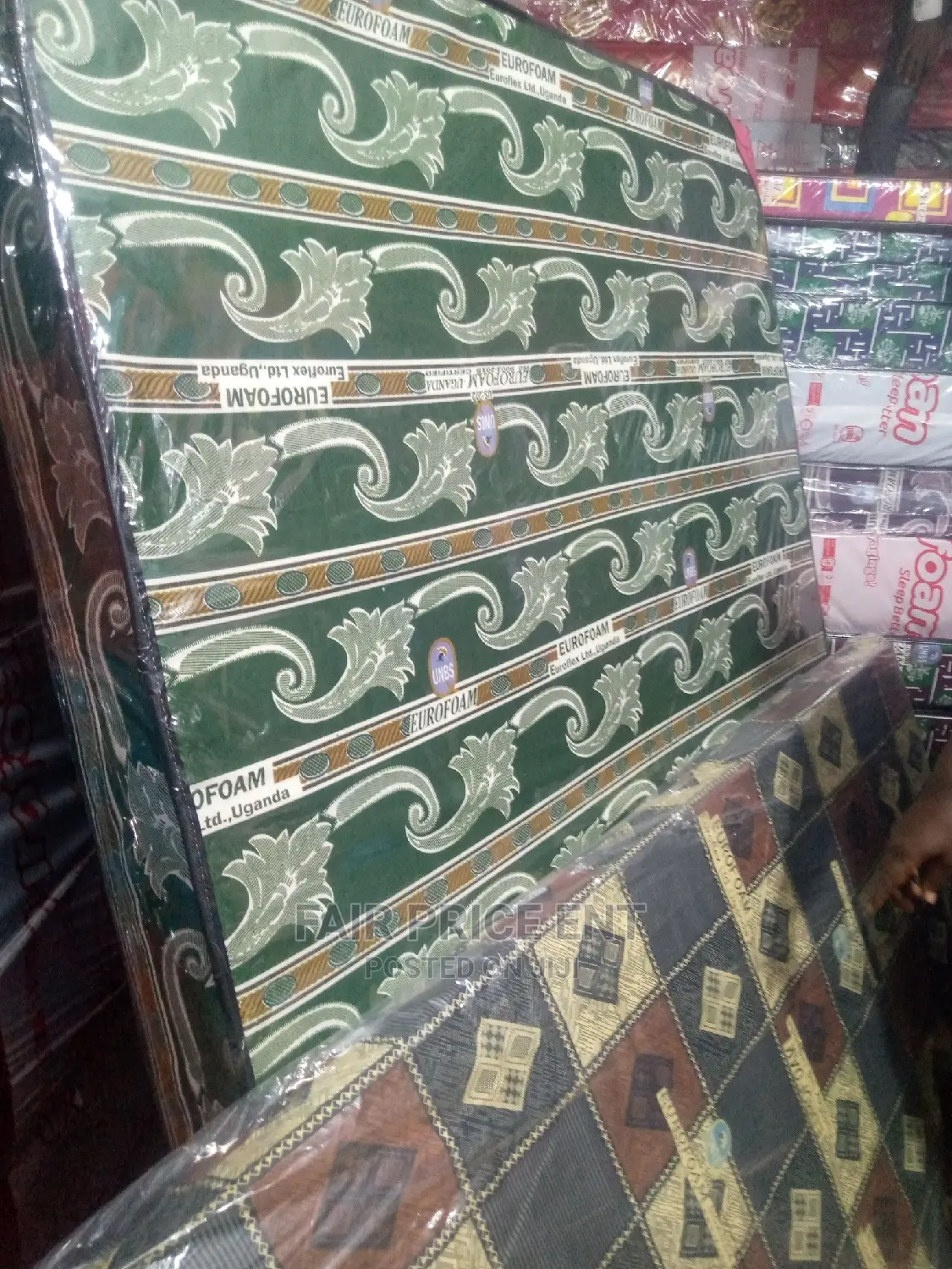 Mattress 4x6x6 Inches Sealed Cover. ( Green)