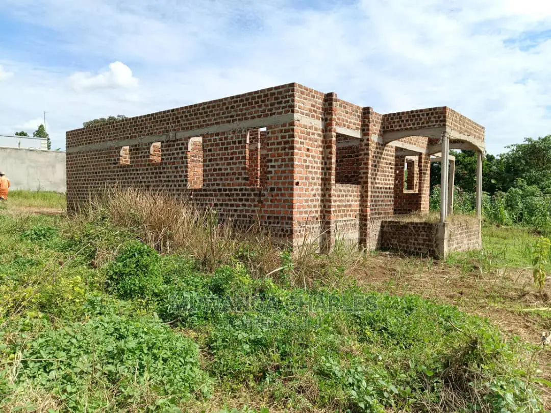 Plots in Kira Kimwanyi