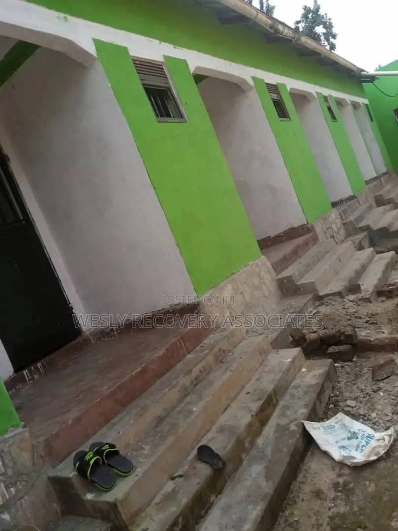 Hostel for Sale (Ucu - Mukono)