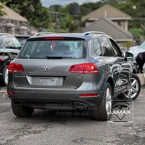 Volkswagen Touareg Hybrid 2011 Silver