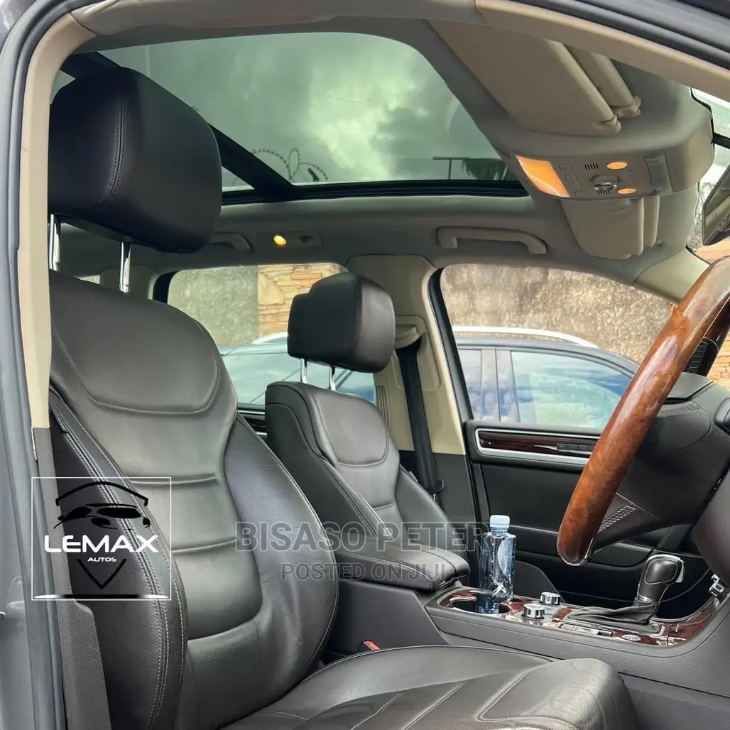 Volkswagen Touareg Hybrid 2011 Silver