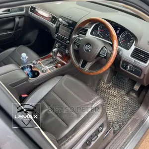 Volkswagen Touareg Hybrid 2011 Silver