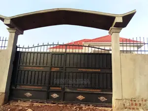 3bdrm Bungalow in Kitende Ntebe Rd, Central Division for sale
