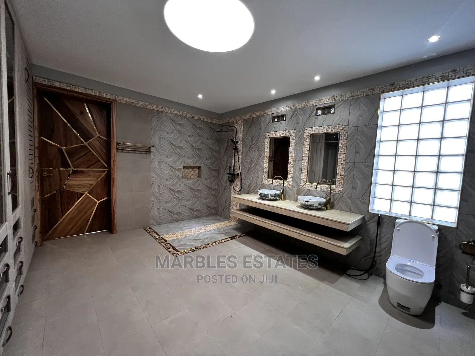 Furnished 5bdrm Mansion in Kigo, Central Division for sale