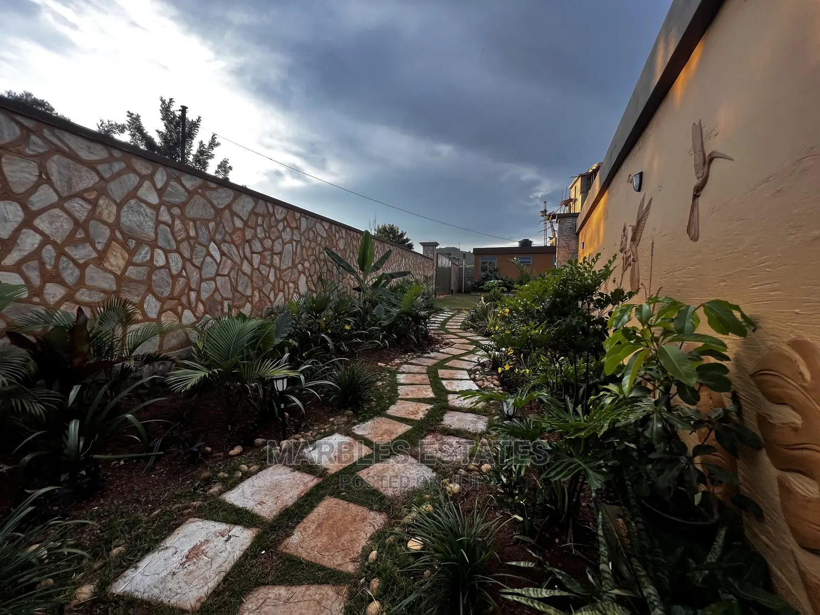Furnished 5bdrm Mansion in Kigo, Central Division for sale