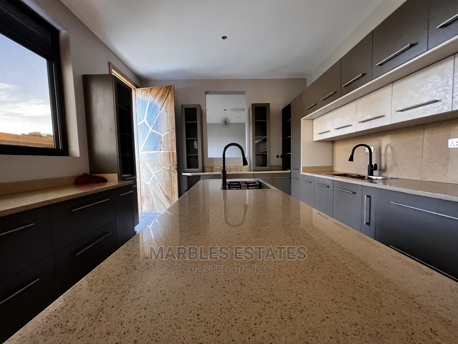 Furnished 5bdrm Mansion in Kigo, Central Division for sale