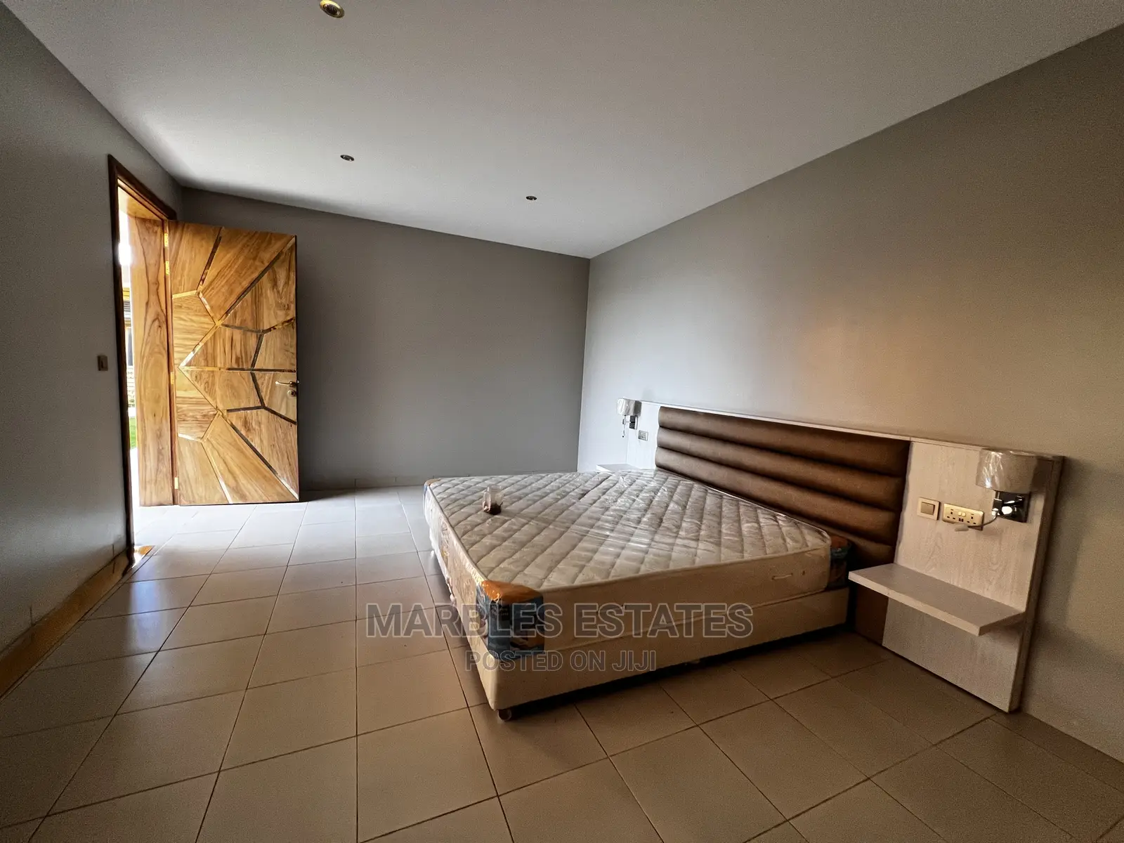 Furnished 5bdrm Mansion in Kigo, Central Division for sale