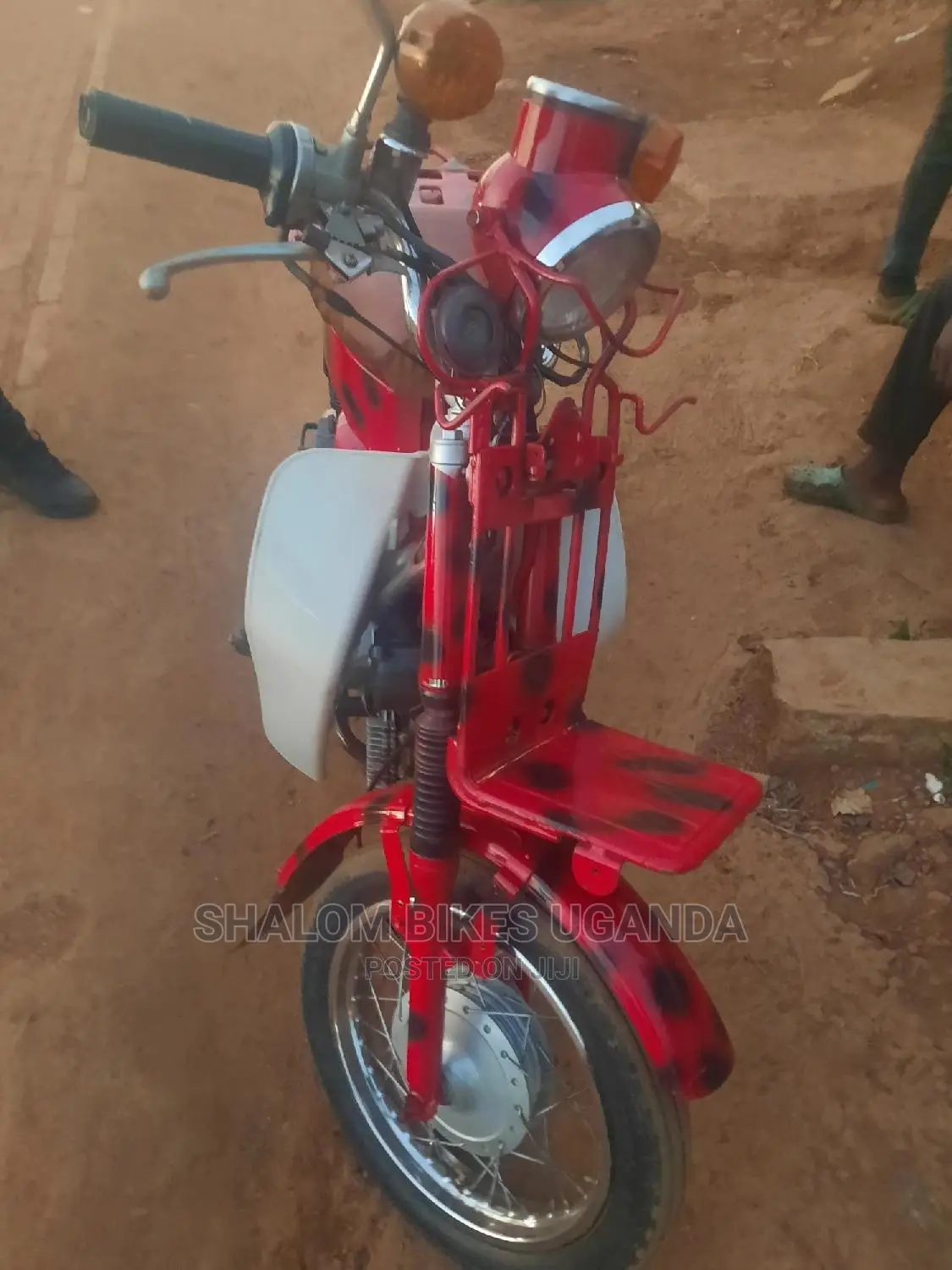 Suzuki Inazuma 2013 Red
