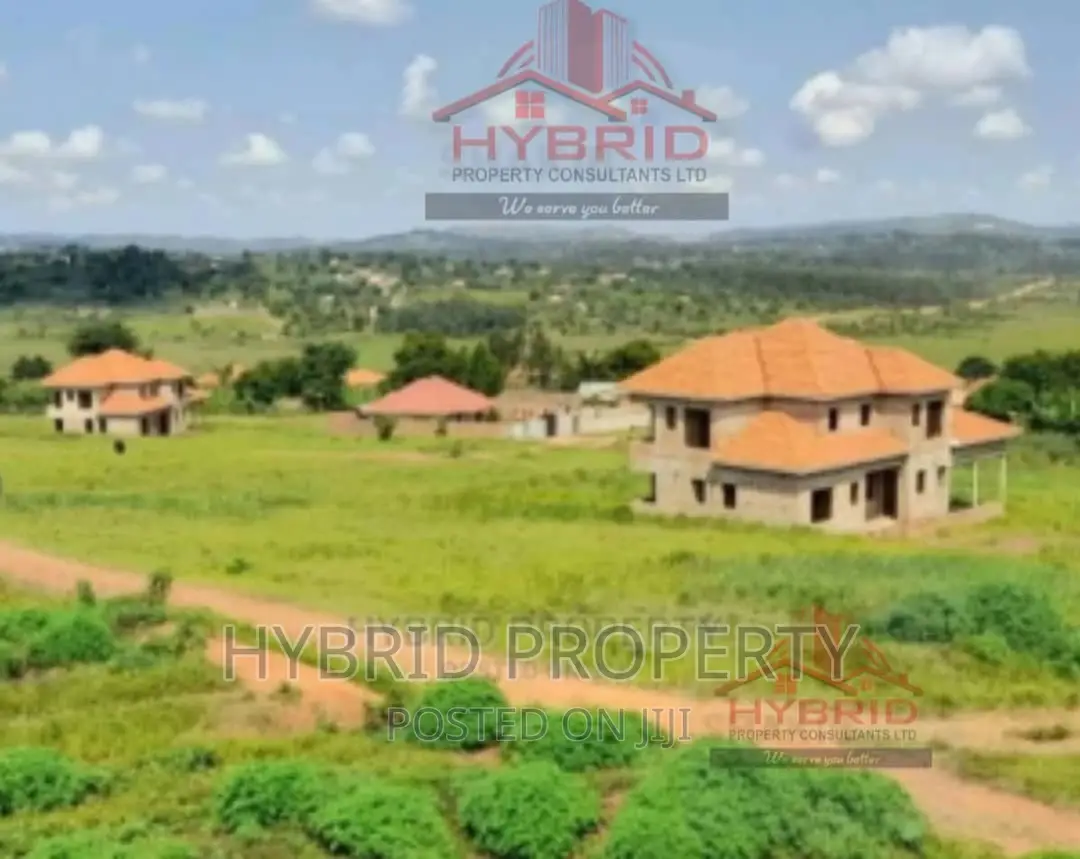 6bdrm Mansion in Nsangi~Katereke for sale