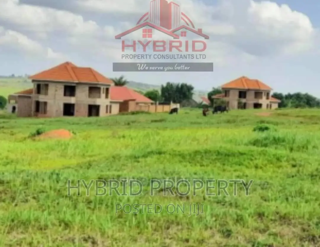 6bdrm Mansion in Nsangi~Katereke for sale