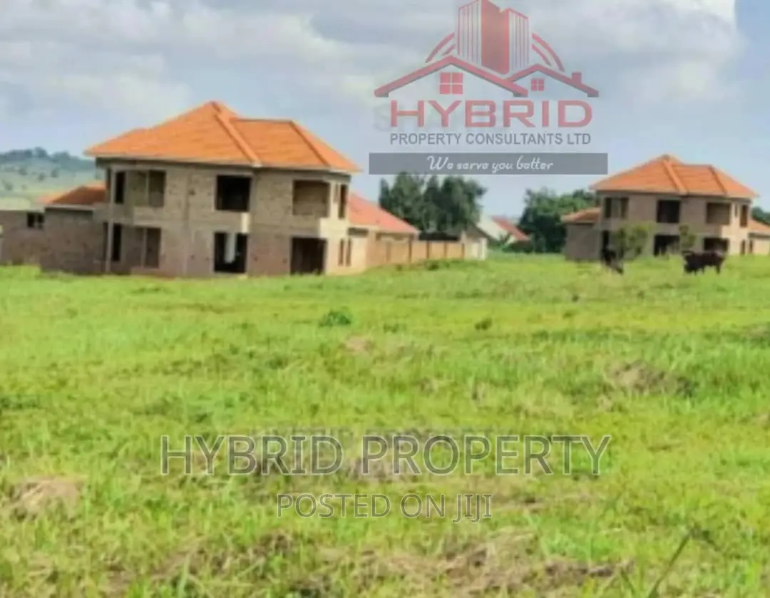 6bdrm Mansion in Nsangi~Katereke for sale