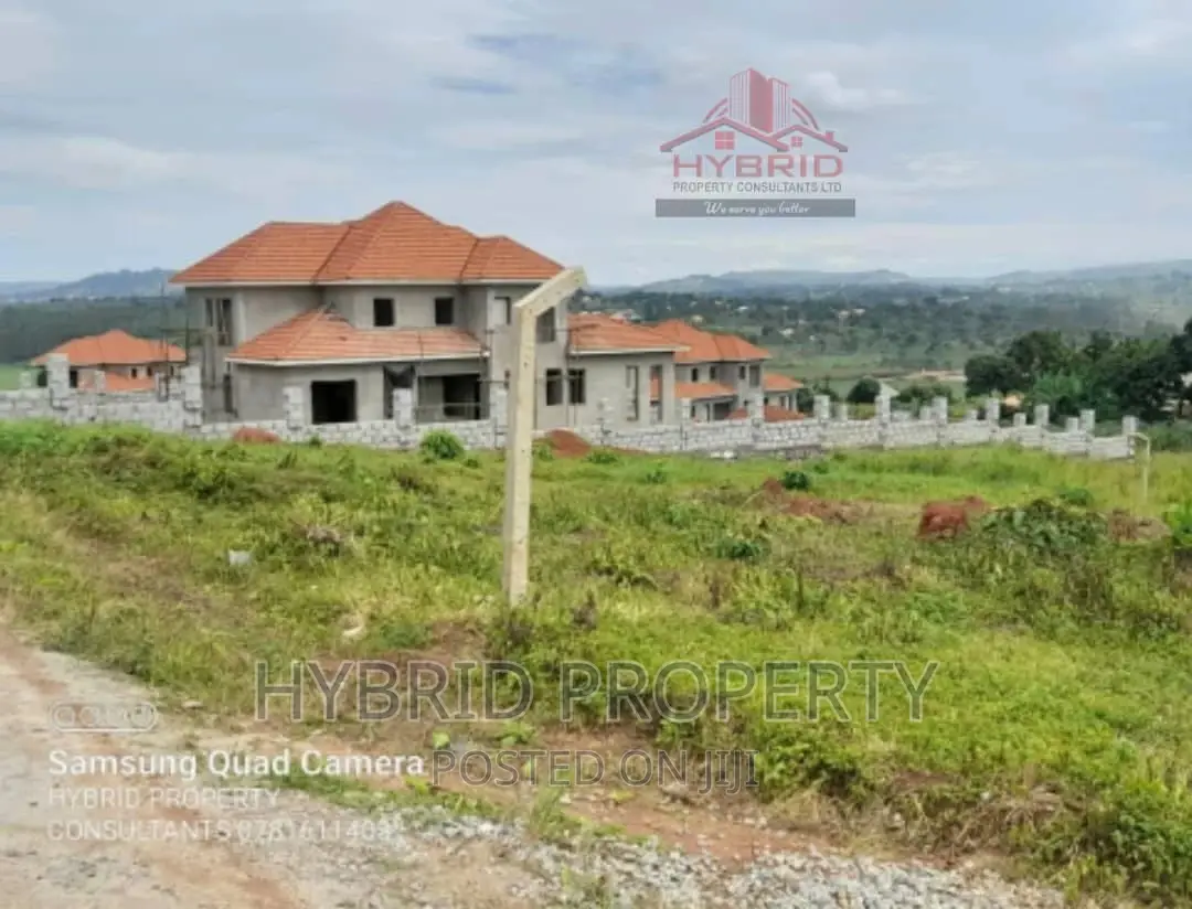 6bdrm Mansion in Nsangi~Katereke for sale