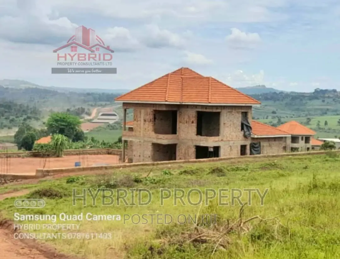 6bdrm Mansion in Nsangi~Katereke for sale