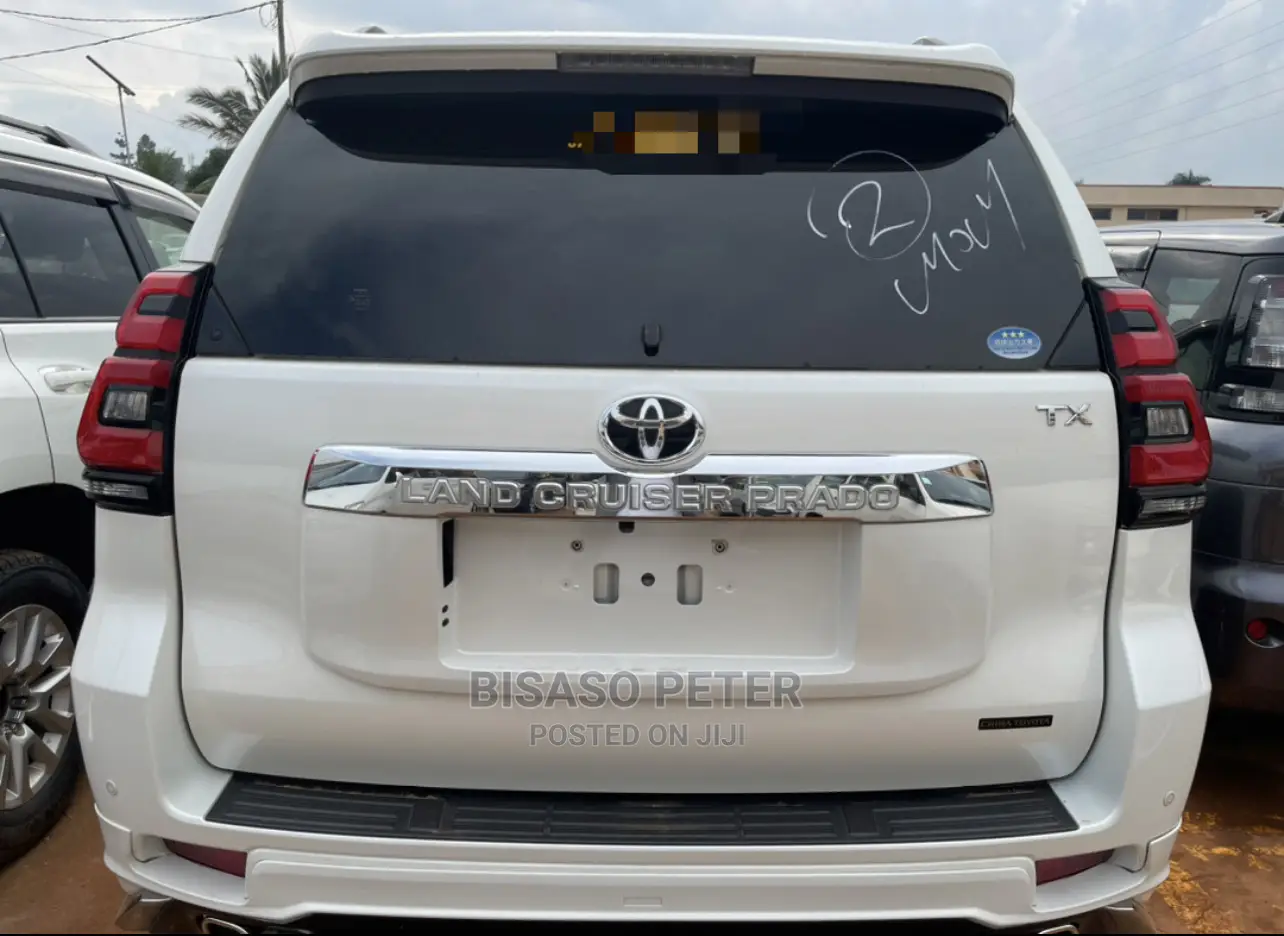 Toyota Land Cruiser Prado 2.8 2017 White