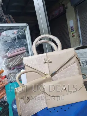 Ladies Classic Designer Handbag - Cream