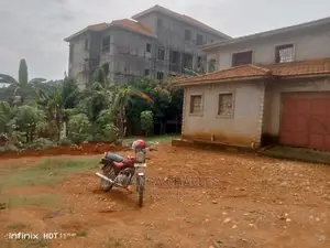 5bdrm Duplex in Fs Properties Ltd, Central Division for sale