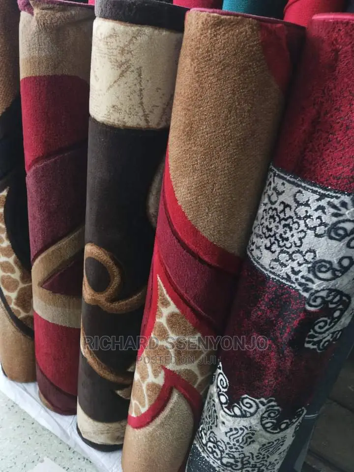Center Carpets