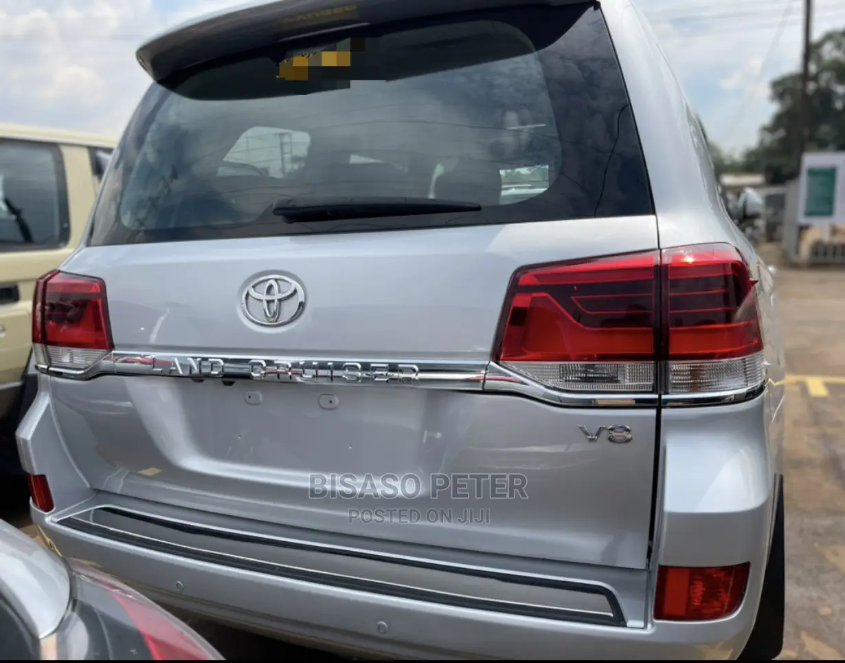 Toyota Land Cruiser 4.5 V8 TD 2018 Silver