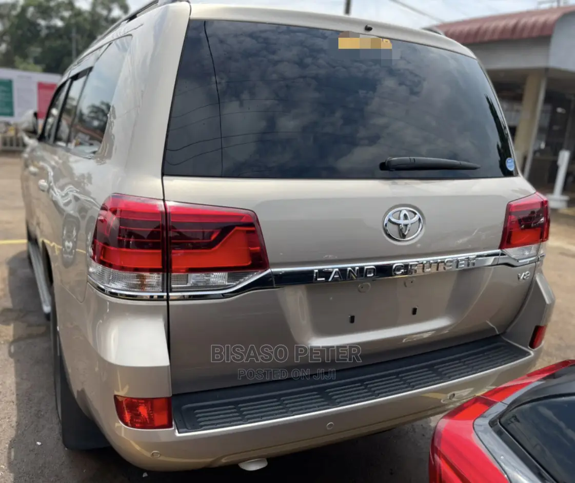 Toyota Land Cruiser 4.5 V8 TD 2018 Gold