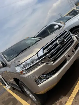 Toyota Land Cruiser 4.5 V8 TD 2018 Gold
