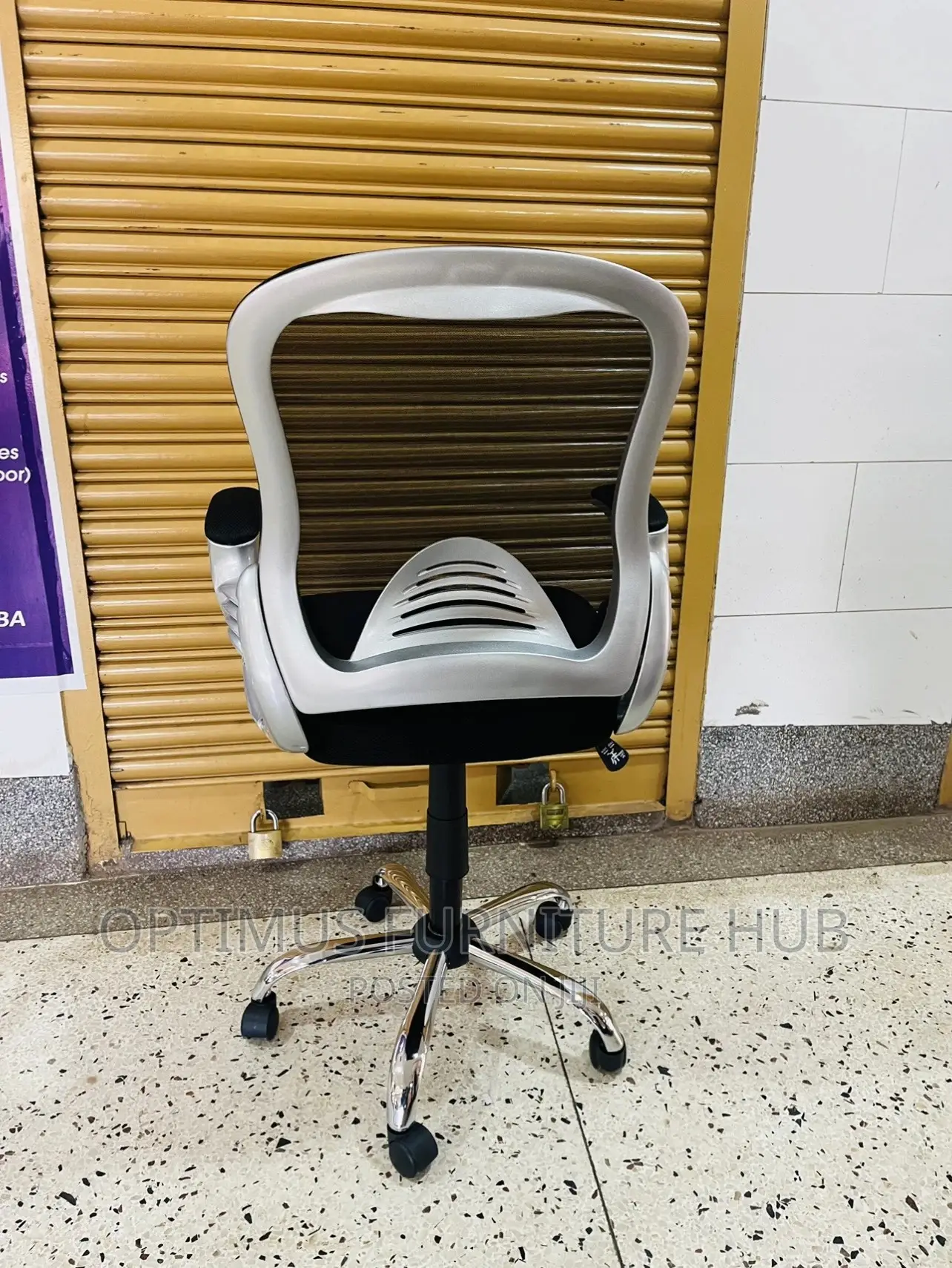 Office Chair (Angular Arms)