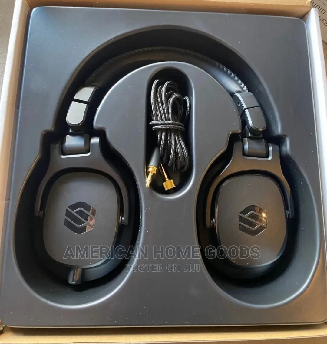 Sterling Audio S400 Studio Headphones 40mm Drivers.