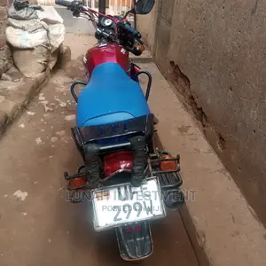 TVS HLX 125 2022 Red