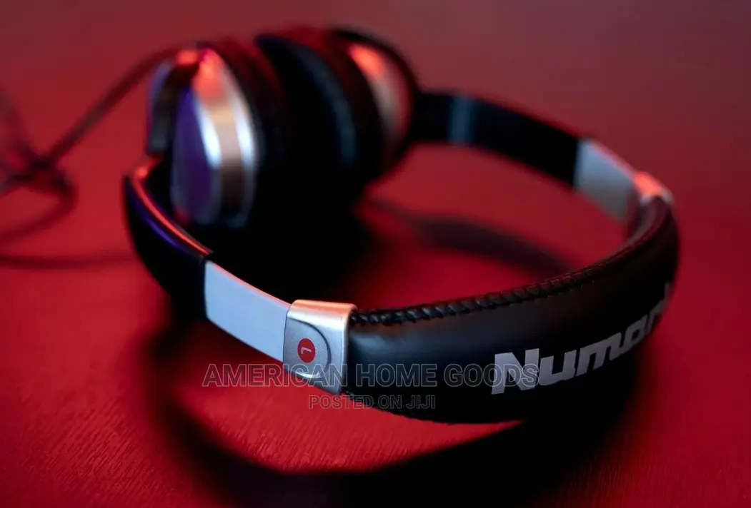 Numark Hf125 Ultra-Portable Professional Dj Headphones 40mm.