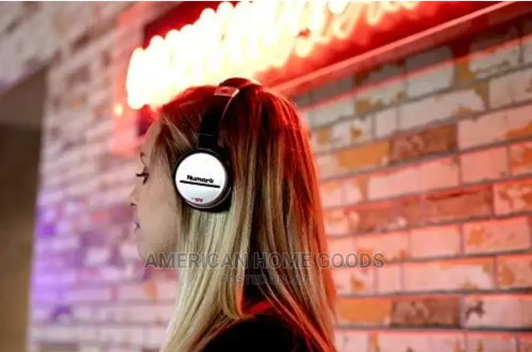 Numark Hf125 Ultra-Portable Professional Dj Headphones 40mm.