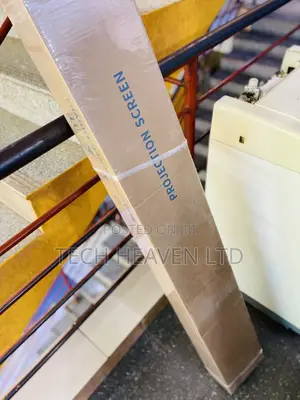 180x180 Projector Screen - Tripod